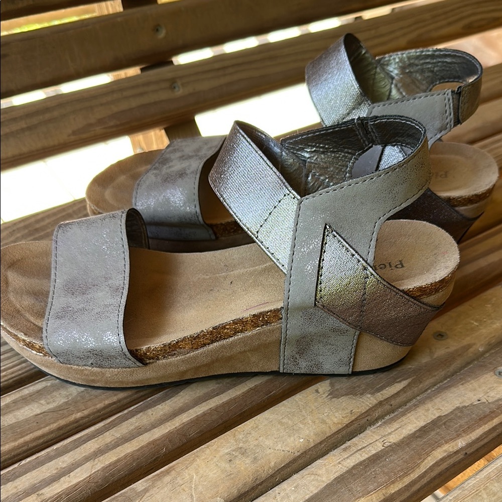 Pierre Cardin Women's Wedges in Metallic Gray and Tan Size 9